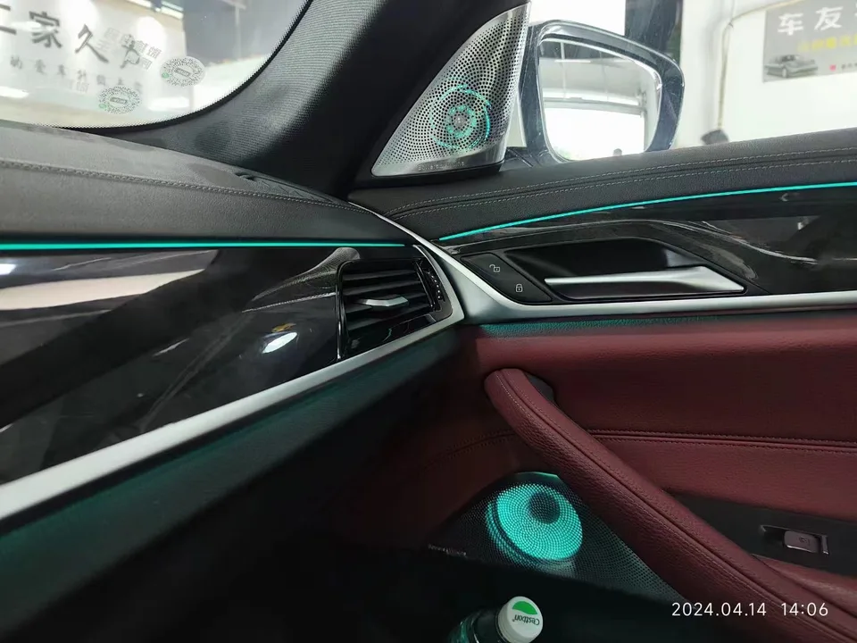 Kit Interni di Lusso per BMW S - Speaker Kit recensione e prezzo